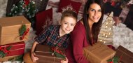 11-weihnachten-mutter-sohn-familie-fotoshooting-halle