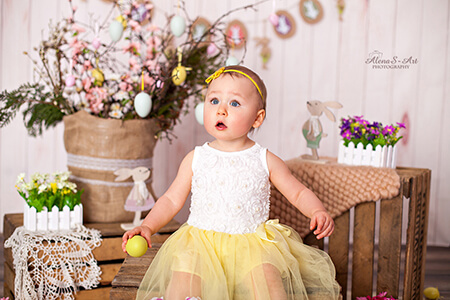 Fotoshooting im Studio mit Ostern-Dekor